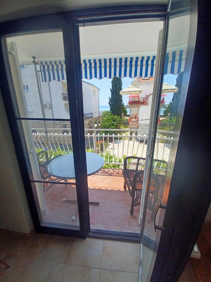 Apartment Bunjo'S Beach House Trogir Exterior foto